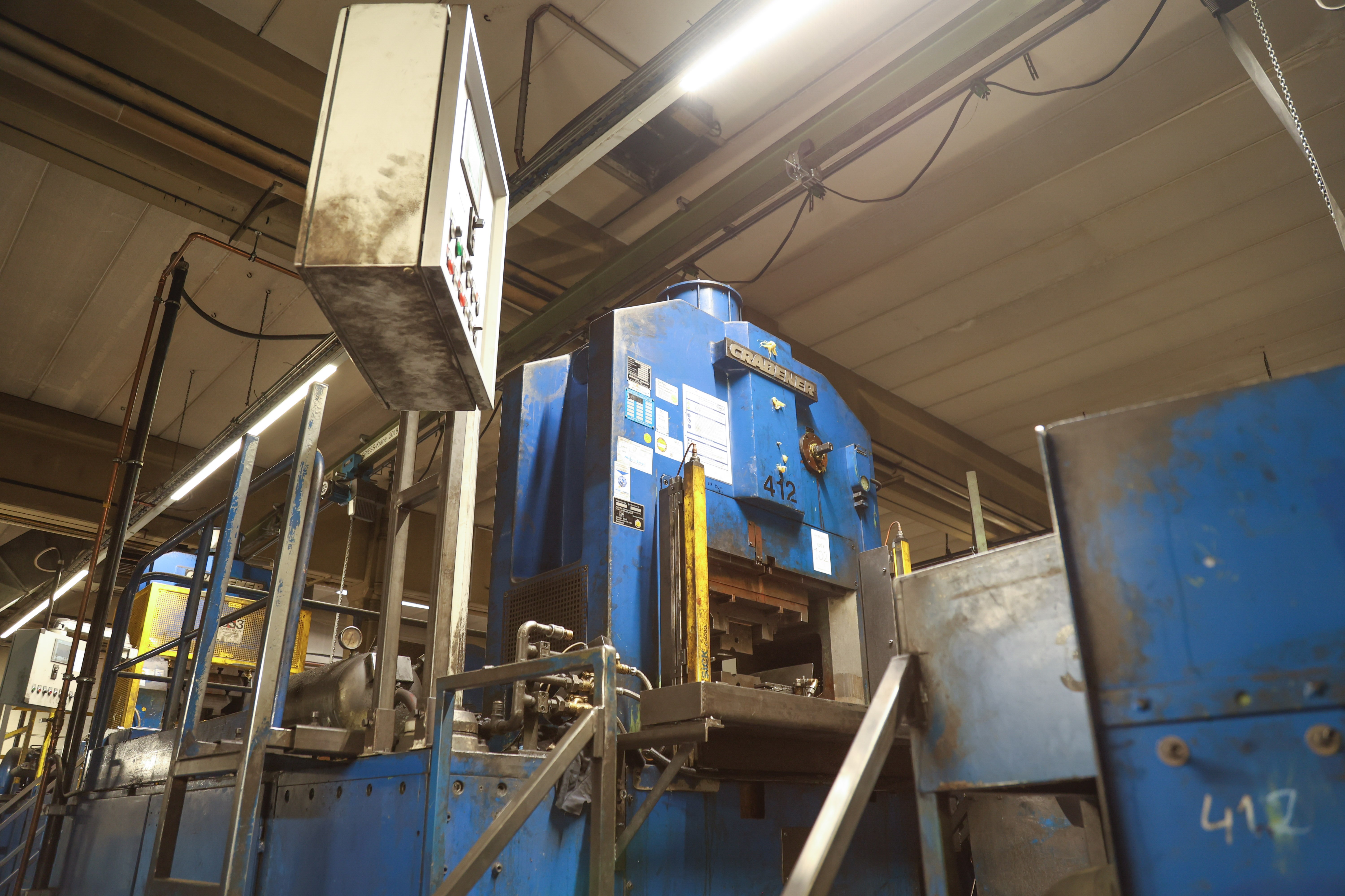 Presse à genouillère Gräbener GK 630 NS