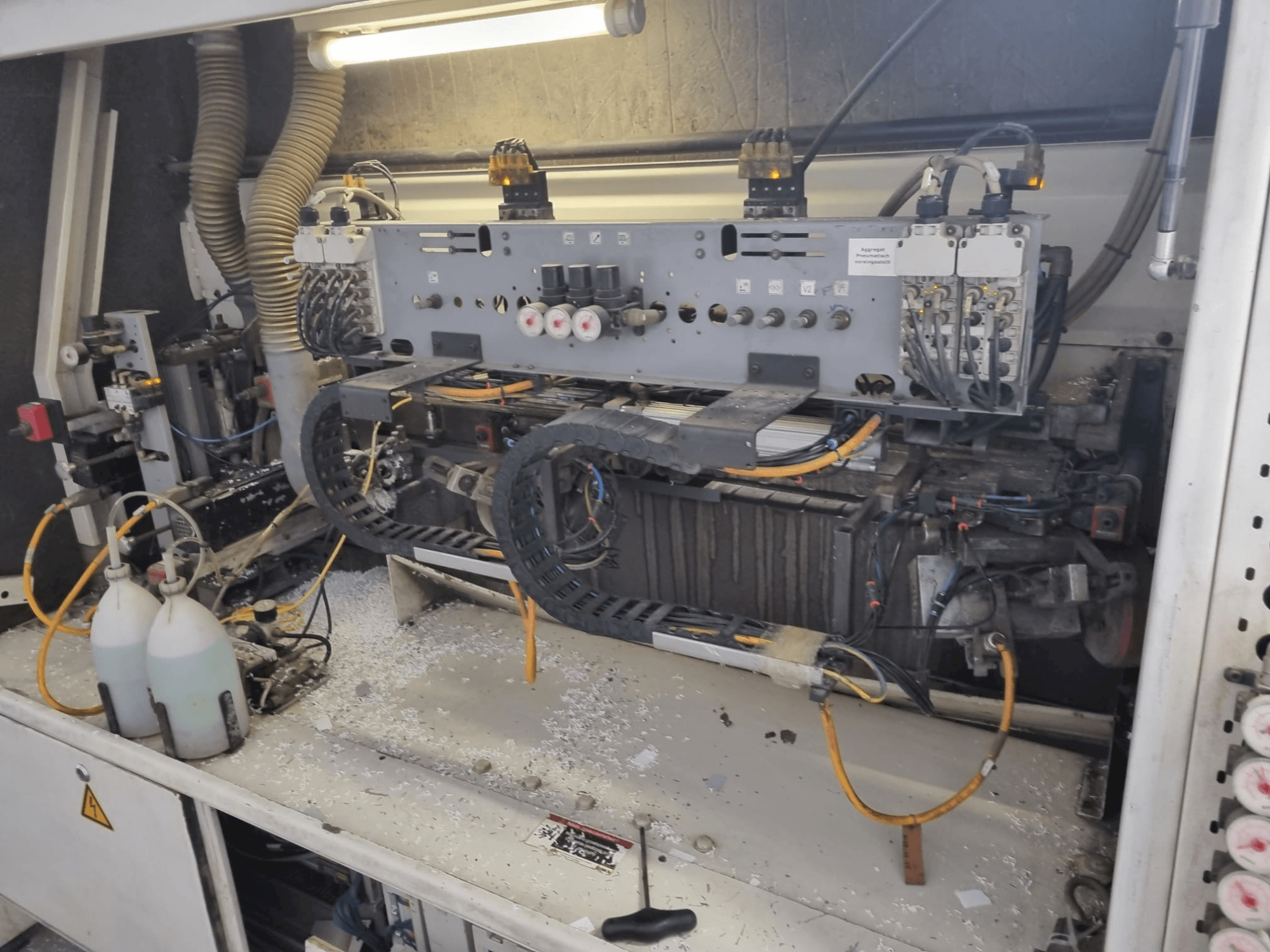 Plaqueuse de chants unilatérale IMA Novimat Contour I/G80/790/L20