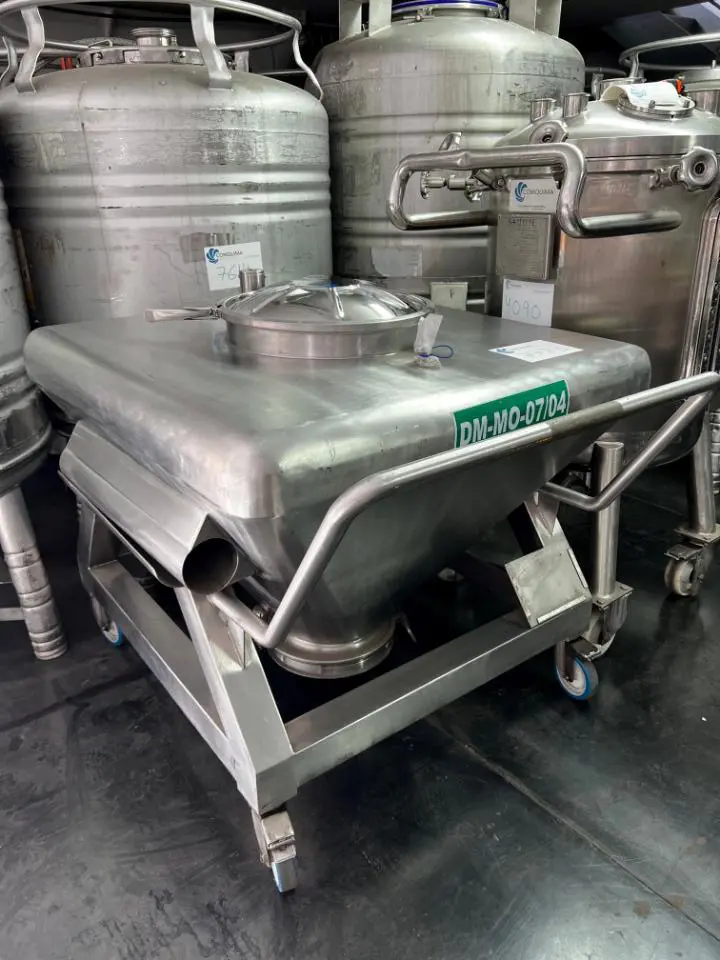CUVE EN ACIER INOXYDABLE 410 LITRES D'OCCASION