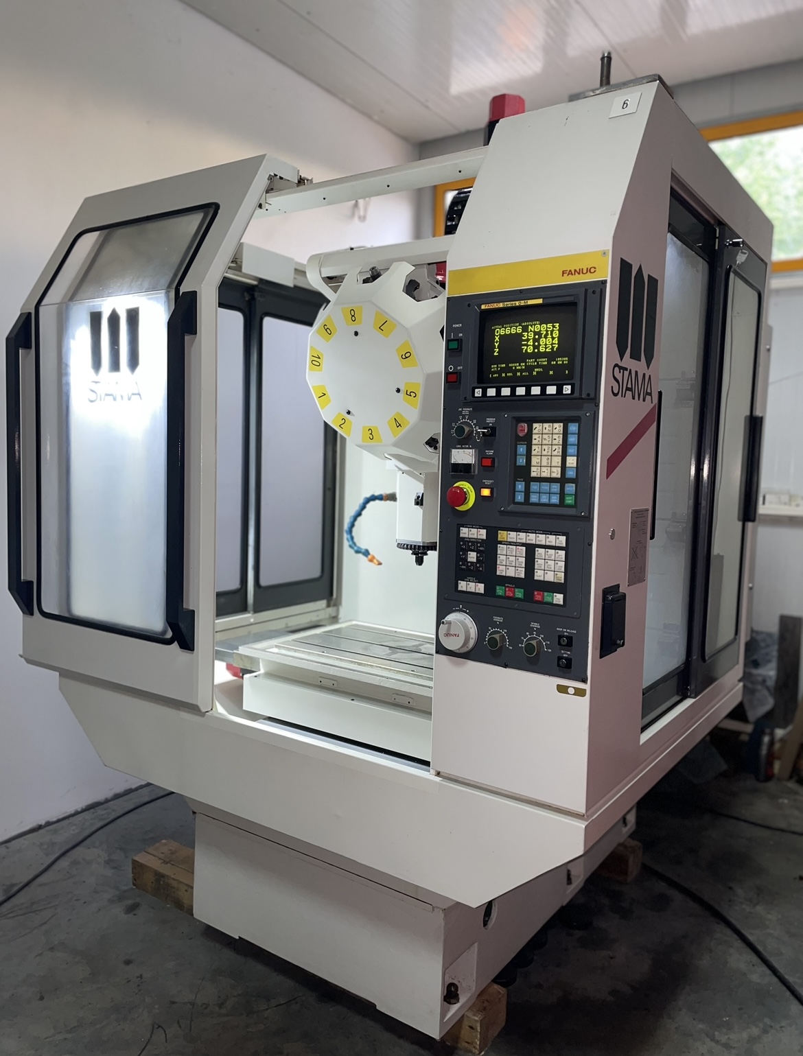 Centre d'usinage vertical STAMA FANUC MC010