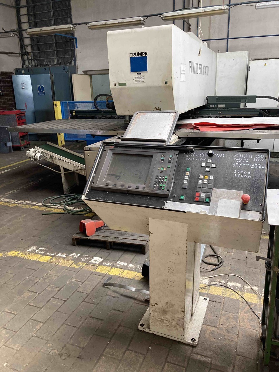 Poinçonneuse CNC Trumpf Trumatic 260 Rotation