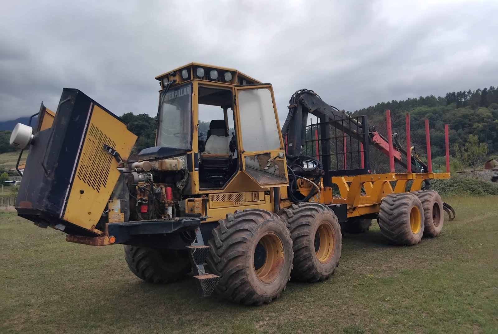 Chargeuse forestière Caterpillar 574