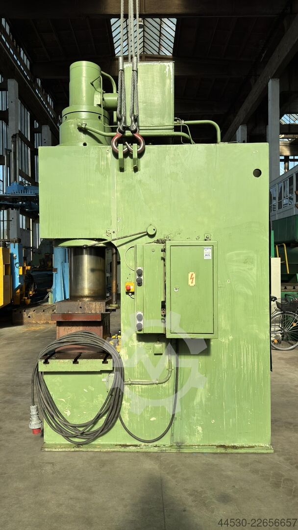 Hydraulic press WMW-ZEULENRODA PYE 250 S 1 M