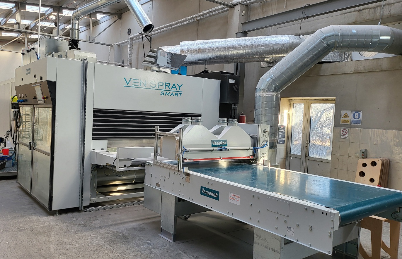 Machine de vernissage Venjakob Spray & Drying Line for Flat Parts