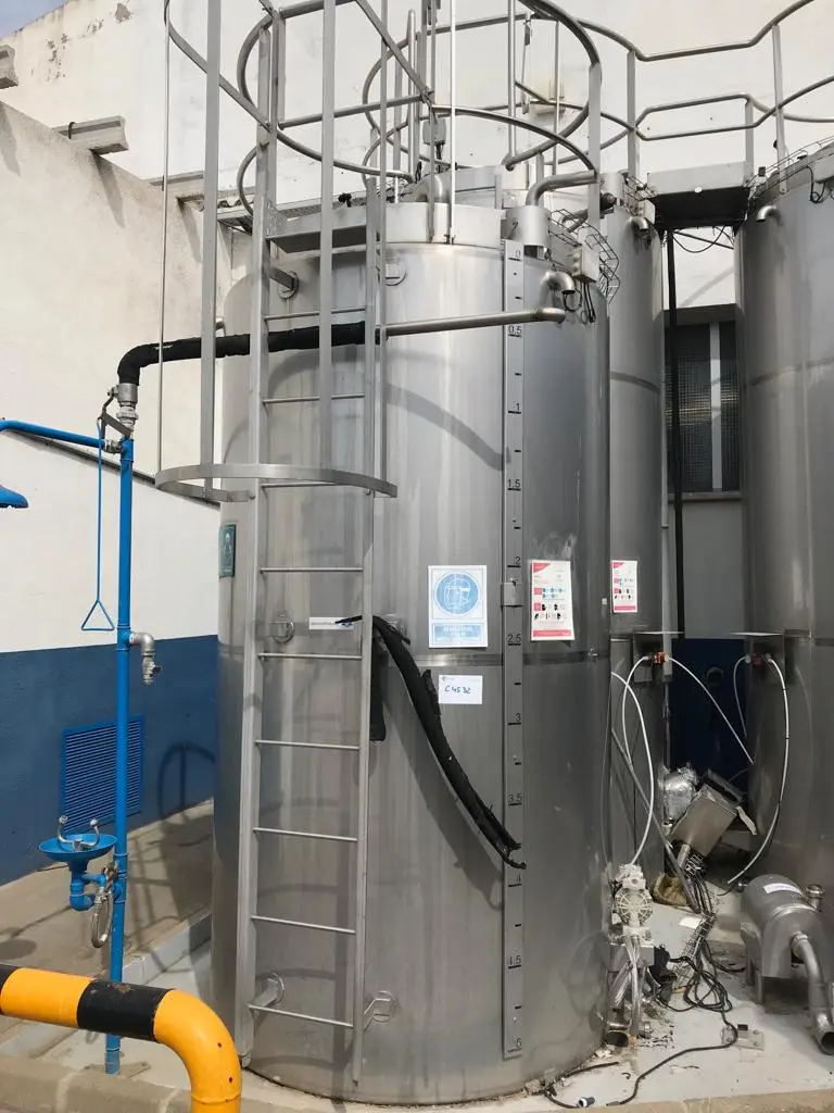 CUVE EN ACIER INOXYDABLE 5 000 LITRES D'OCCASION