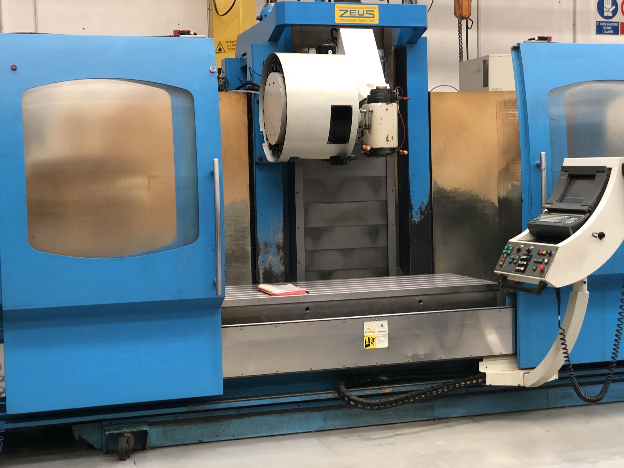 Fraiseuse cnc à banc fixe ZEUS FM 140.8TB