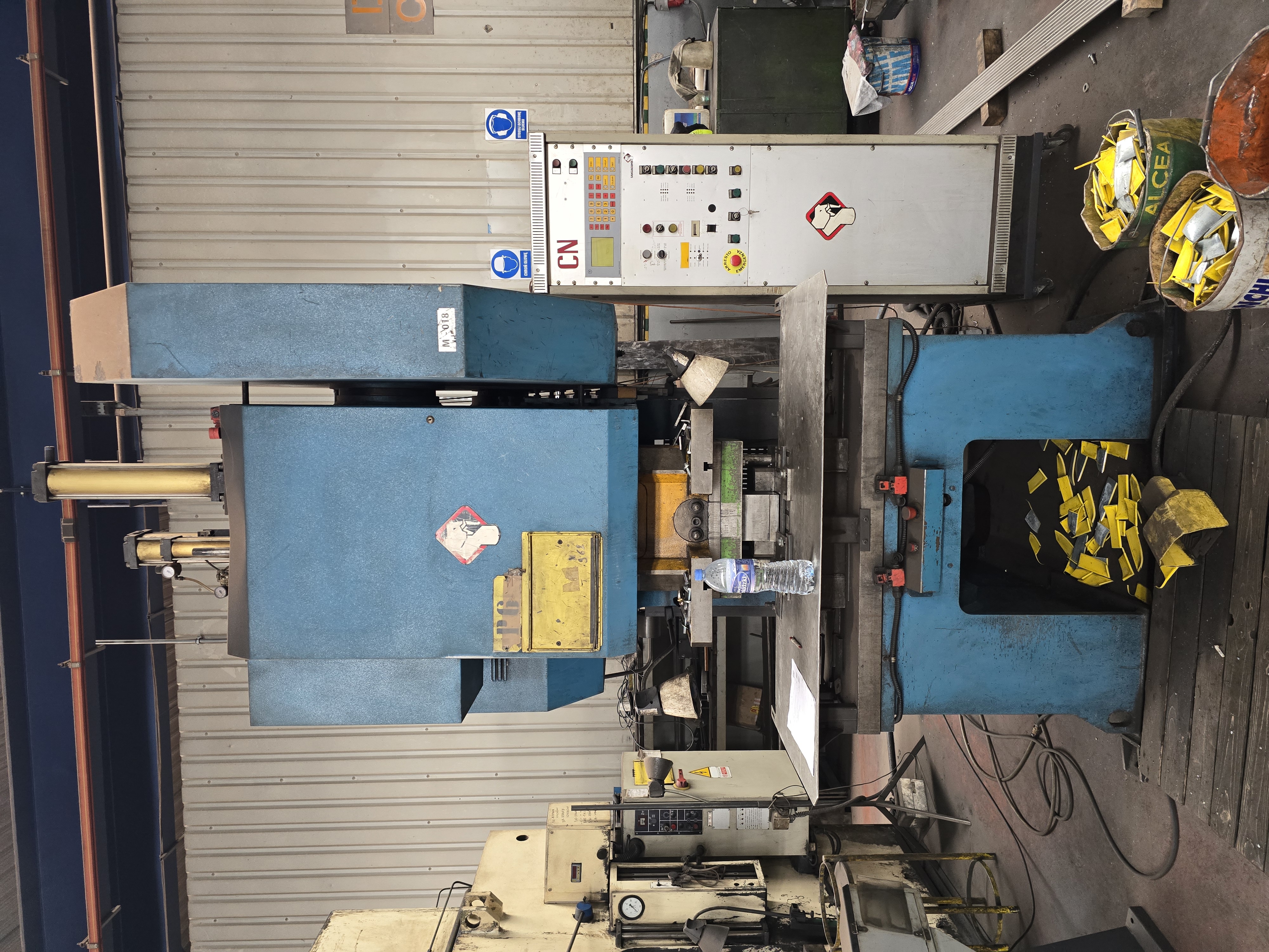 Presse hydraulique SANGIACOMO T130 CE