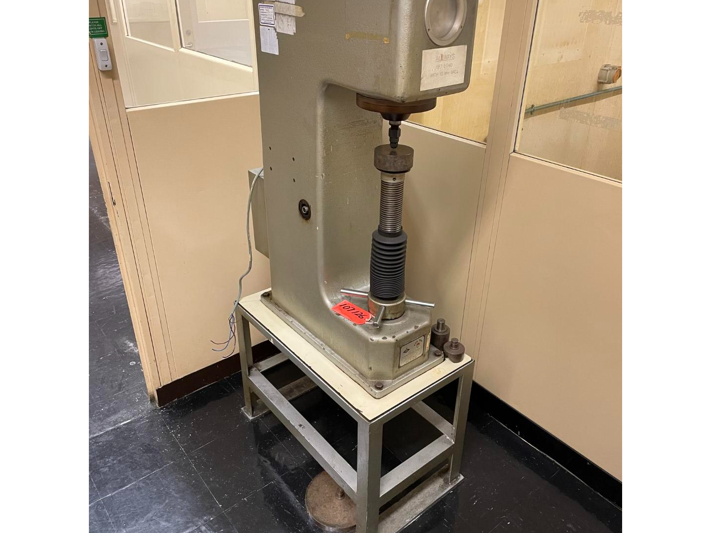 Machine de contrôle pour électronique Esse Type 09B.826