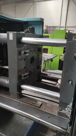 Presse à injecter Demag Extra 1500-600 Bonne affaire
