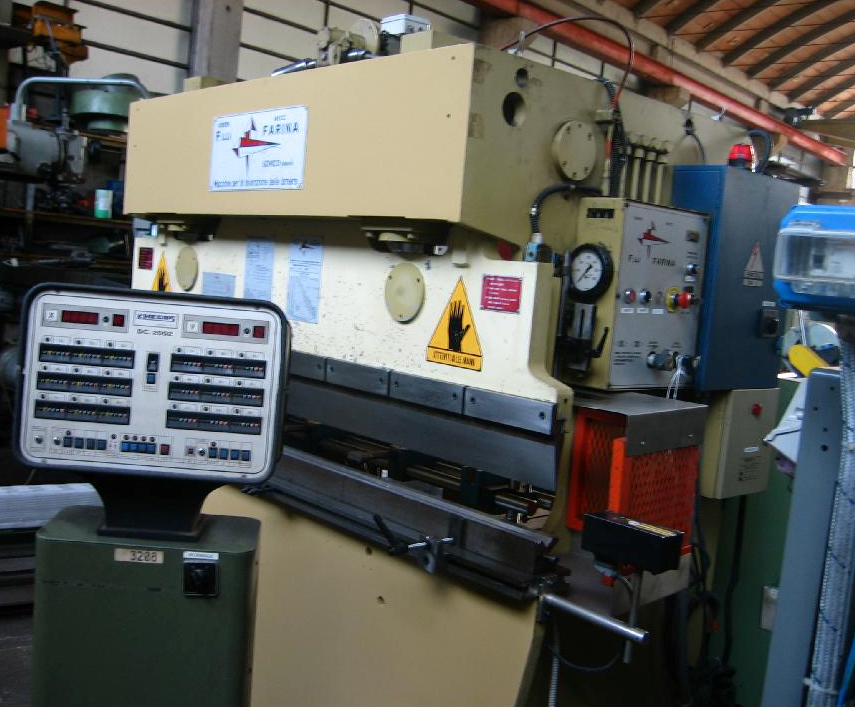 Machine de tôlerie FARINA 2000X40