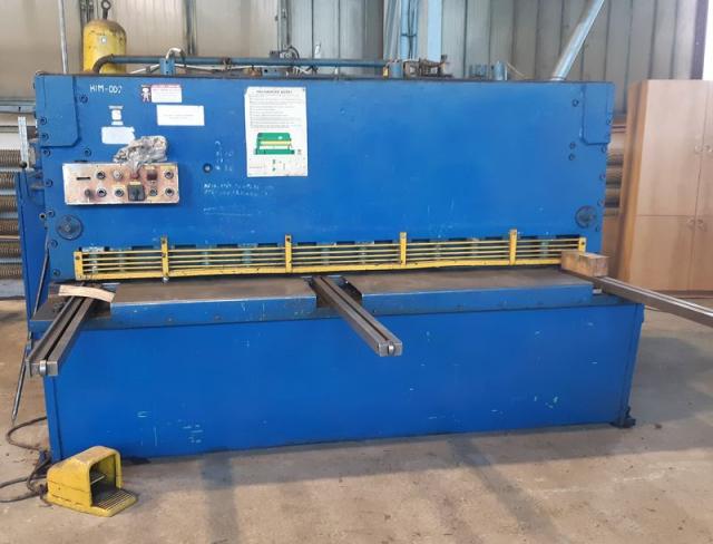 Cisaille guillotine hydraulique Romania FG 825