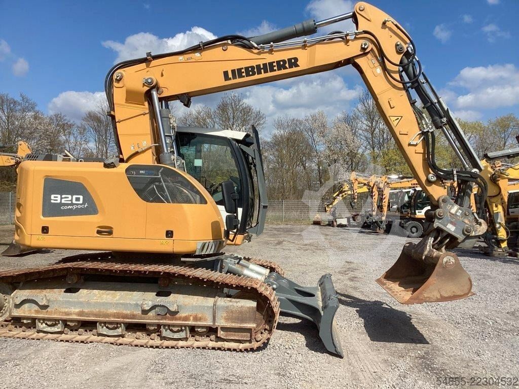 Chain excavator LIEBHERR R914 Compact
