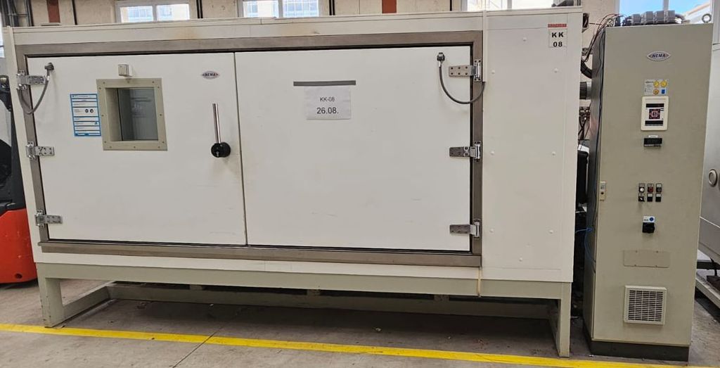 Incubateur de laboratoire Nema NCG 4390 S