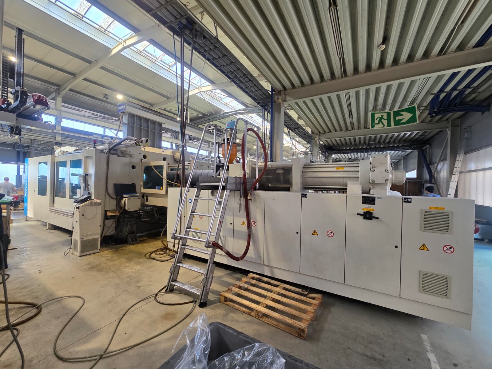 Presse à injecter Krauss Maffei HP 1300 – 12000 MX