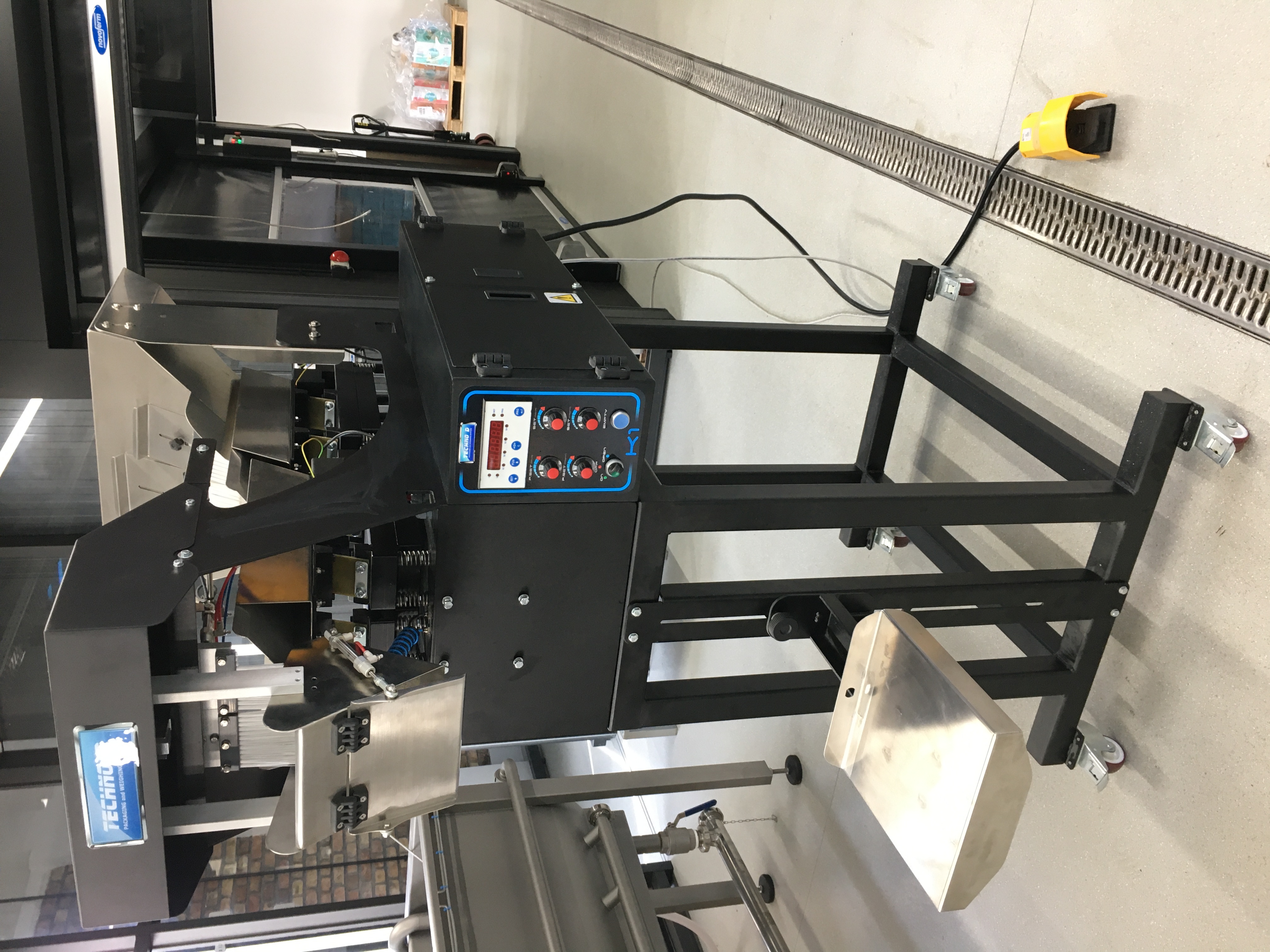 Ensacheuse verticale Techno D K1