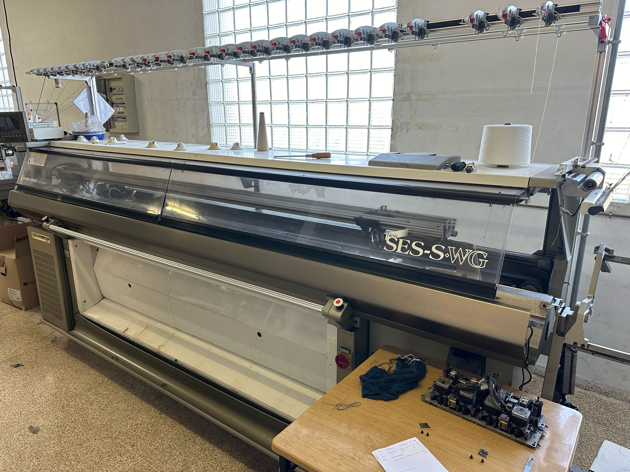 Métier à tricoter rectiligne Shima Seiki SES204SW
