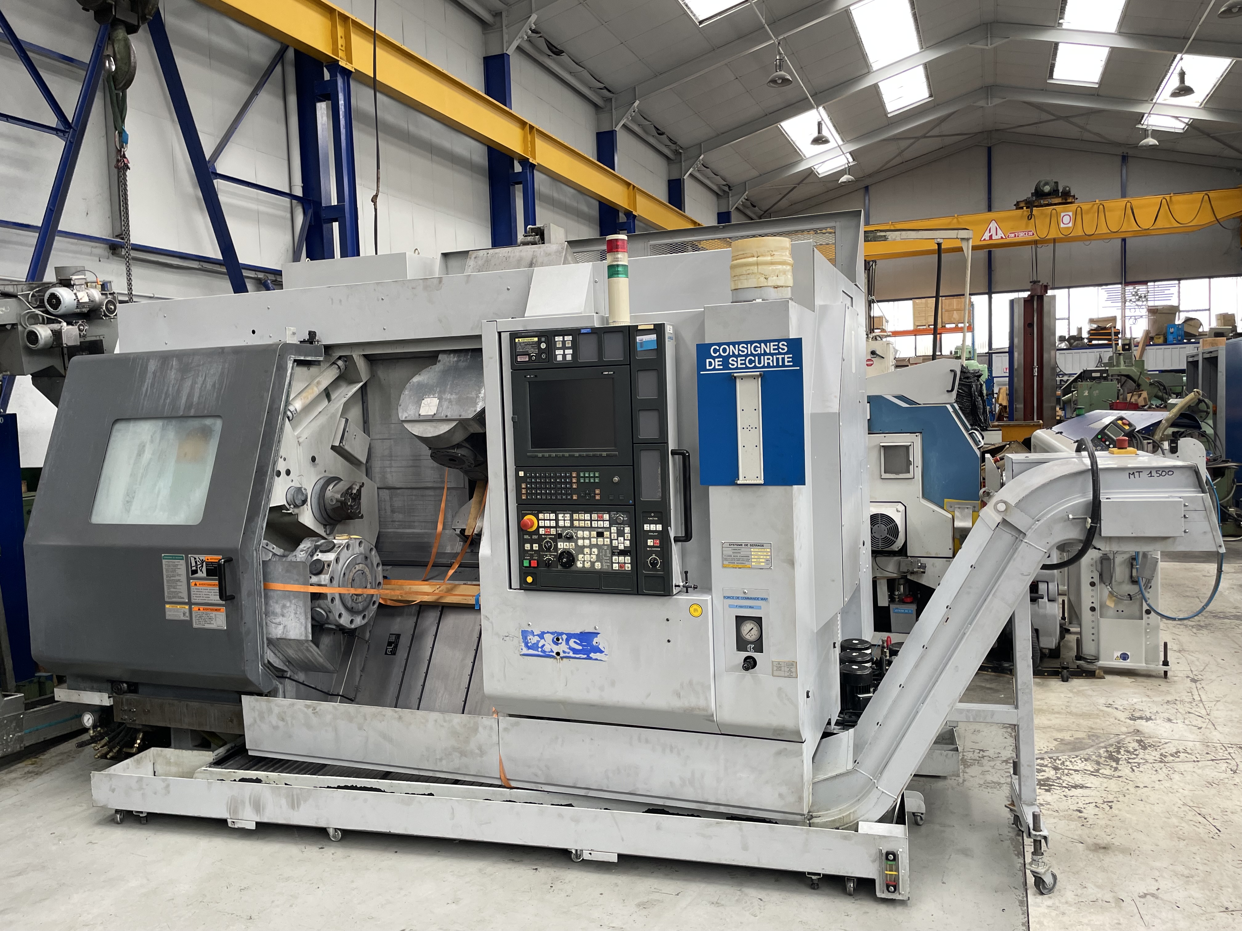 Centre de fraisage et de tournage multitâches à commande numérique MORI SEIKI MT1500SZ