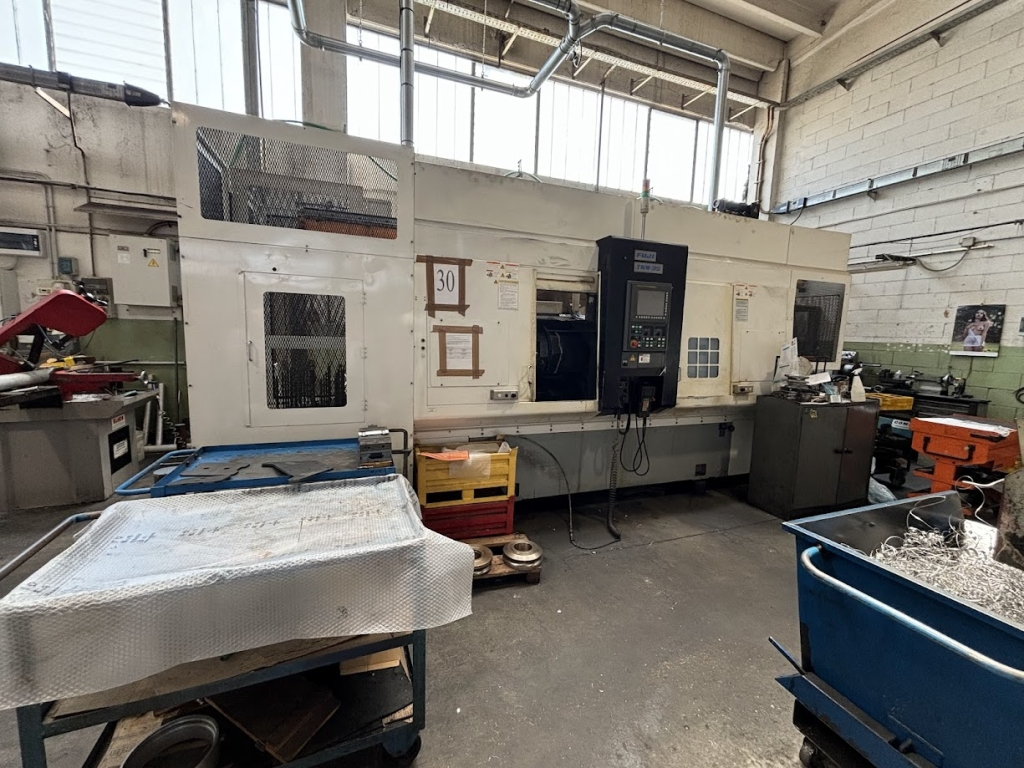 Tour motorisé CNC Fuji TNW 35 TR d'occasion