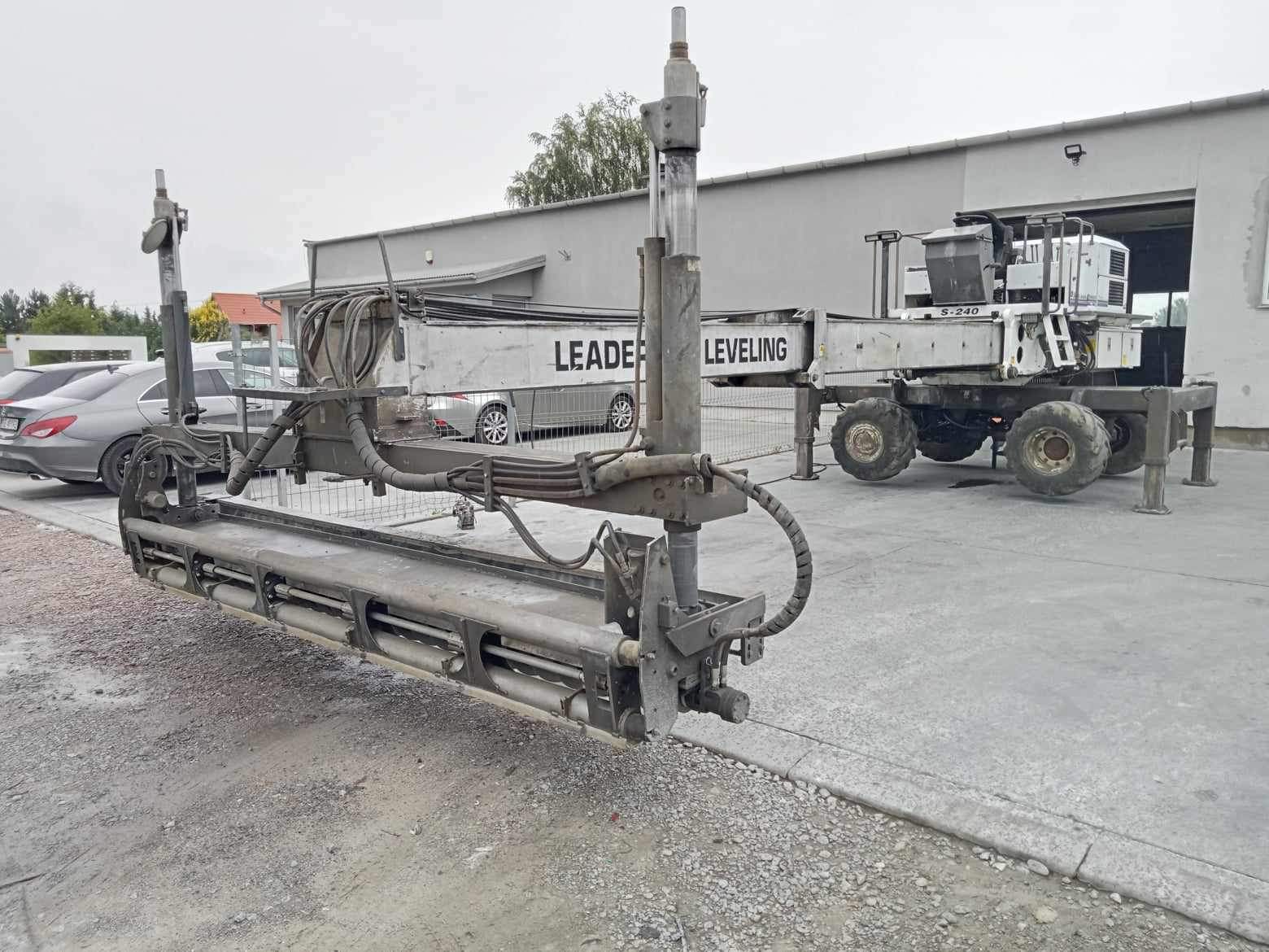 SOMERO S-240 Laser Screed - machine à chape laser