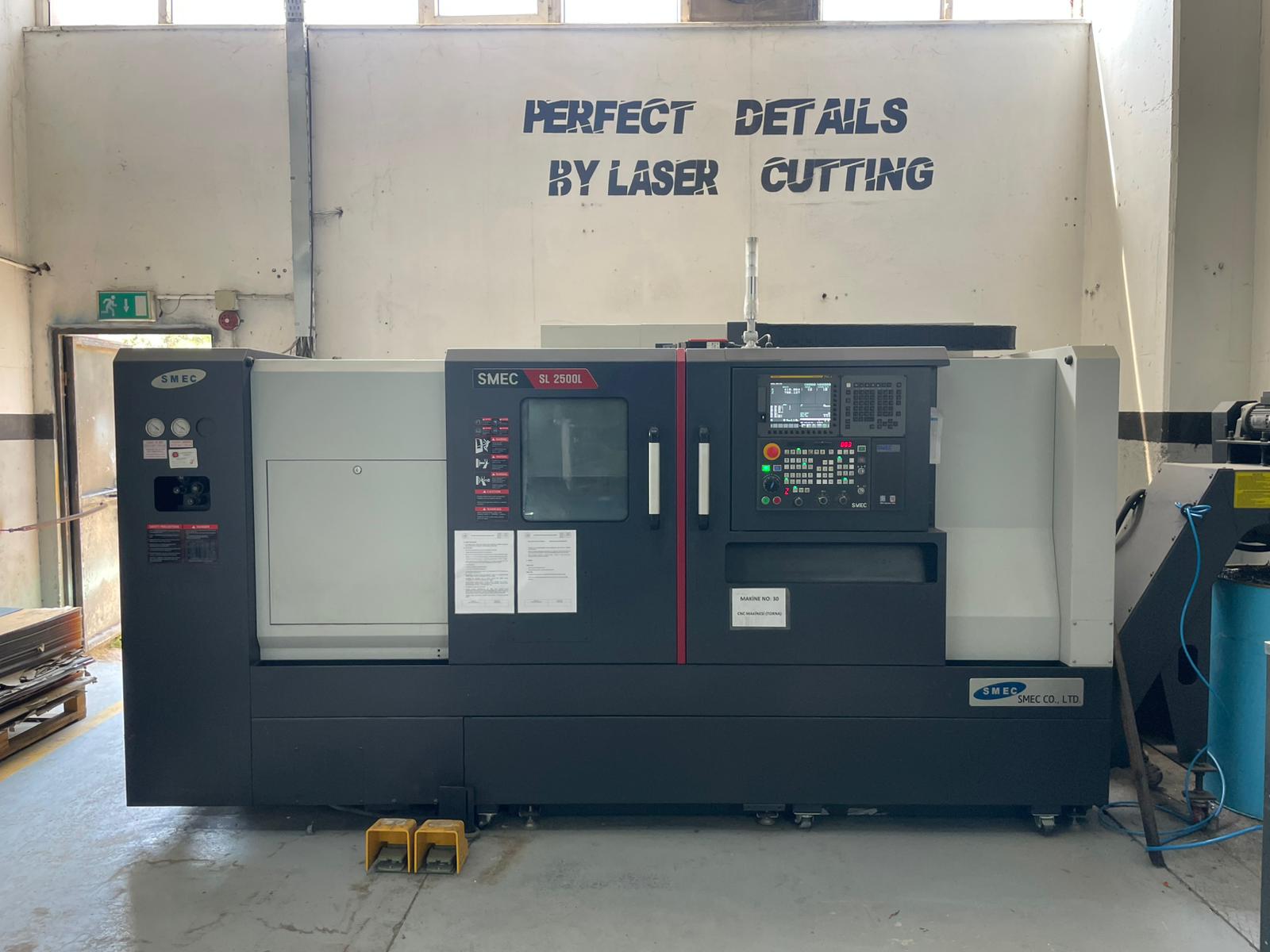 Tour cnc Smec SL2500L