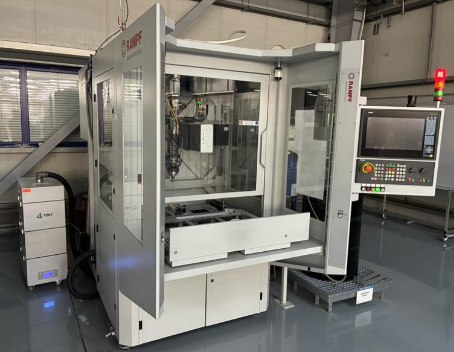 Machine de dosage RAMPF DC-CNC 800