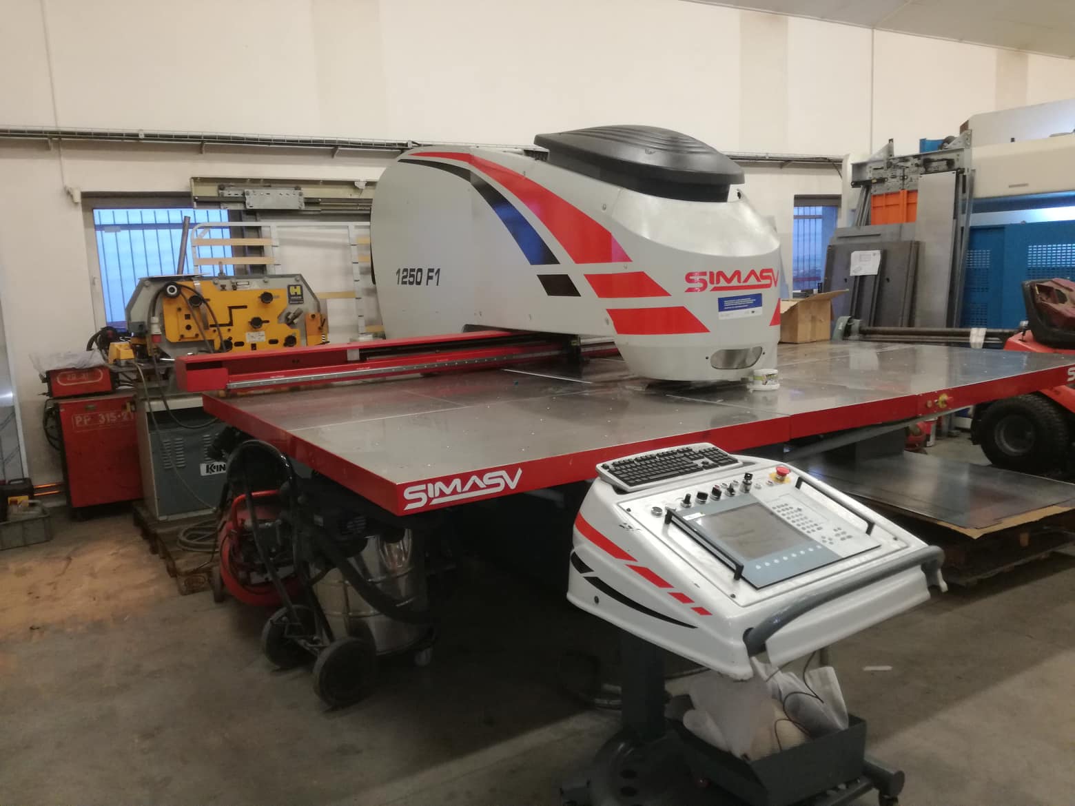 Poinçonneuse à cnc Simasv F1 1250
