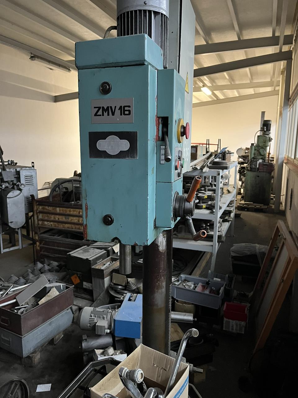 Machine-outil MAS ZMV 16