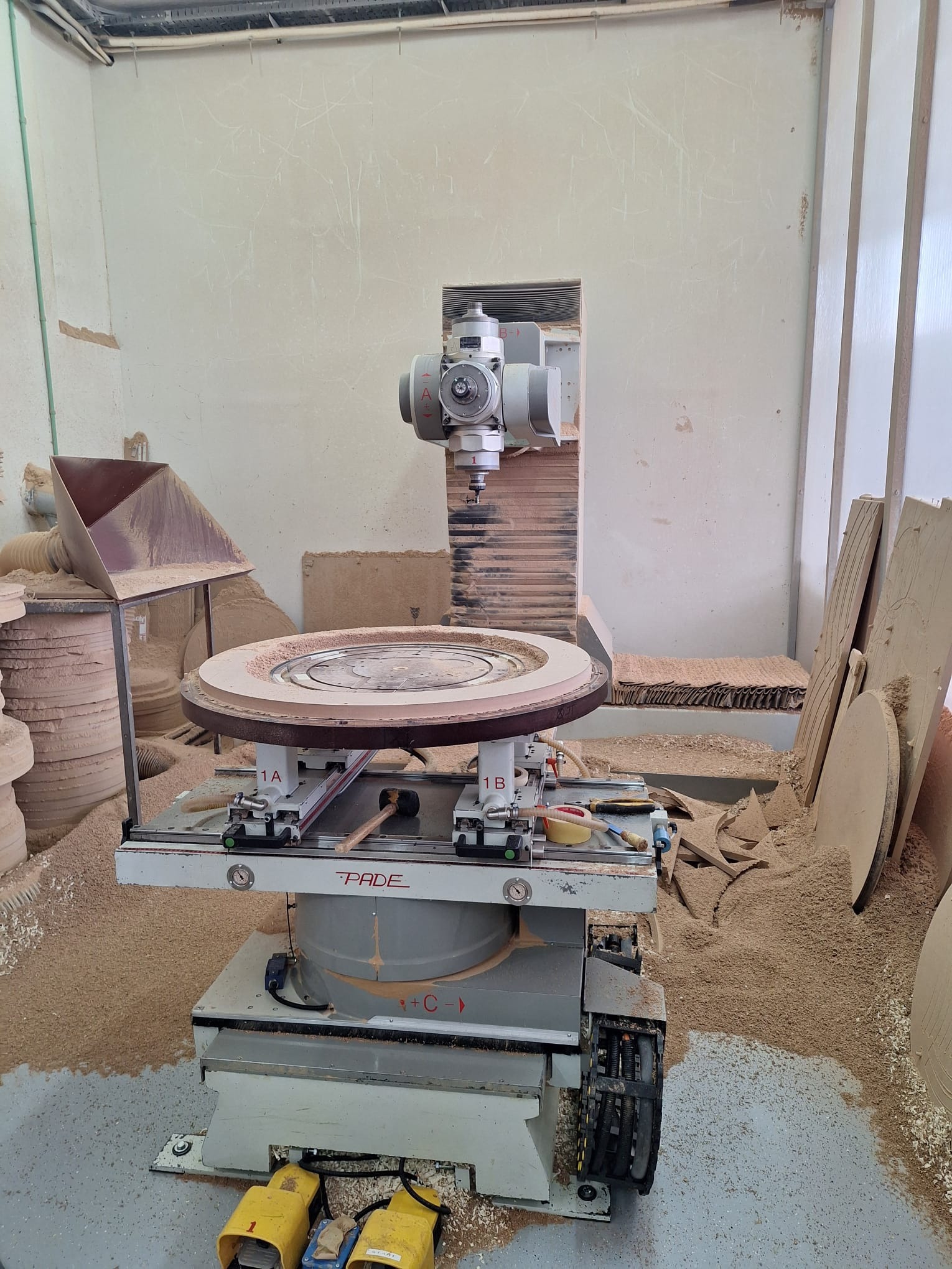 Machine combinée laser / poinçonnage Pade, Italy Target