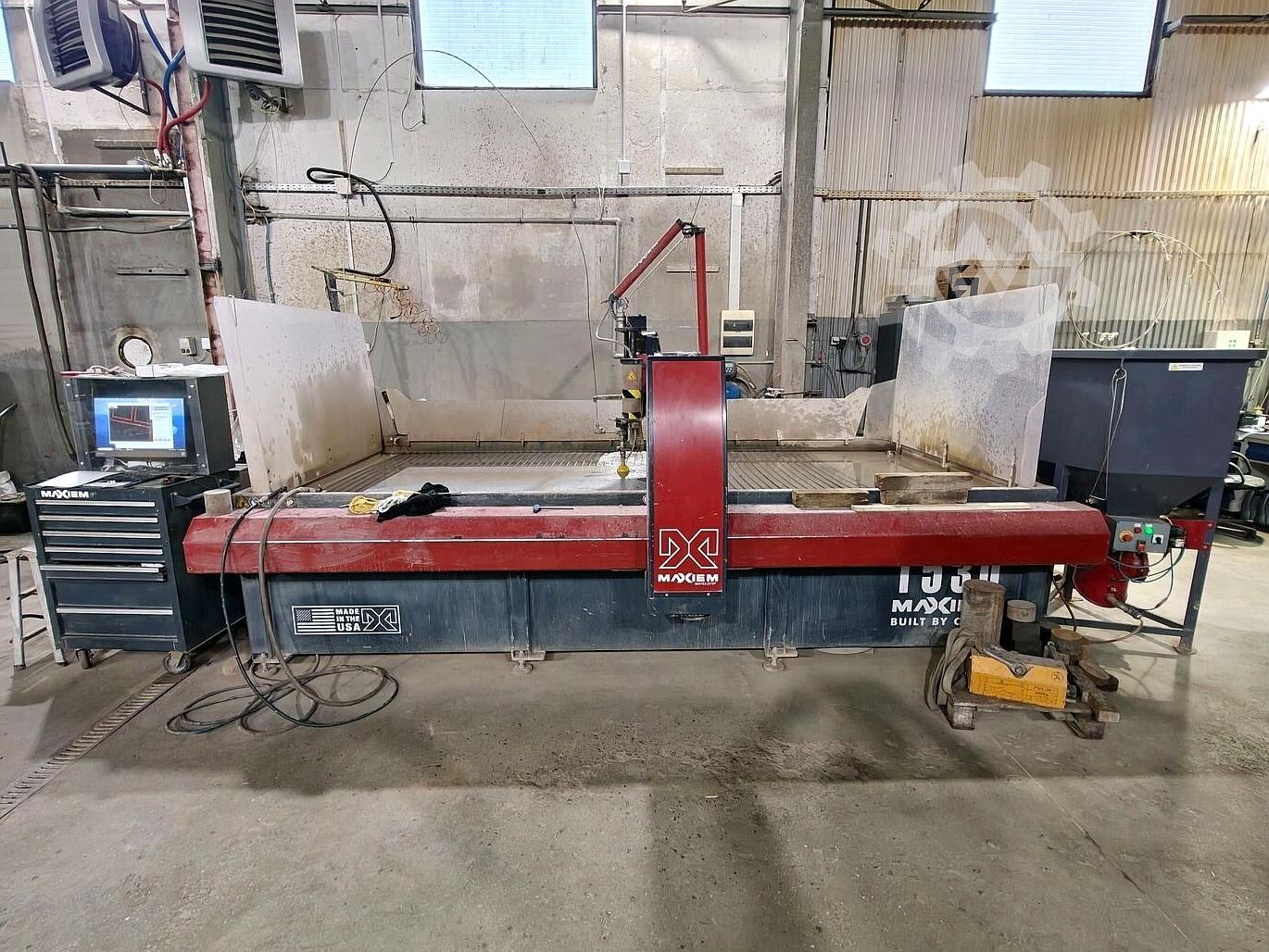 Waterjet cutting machine Omax Maxiem 1530