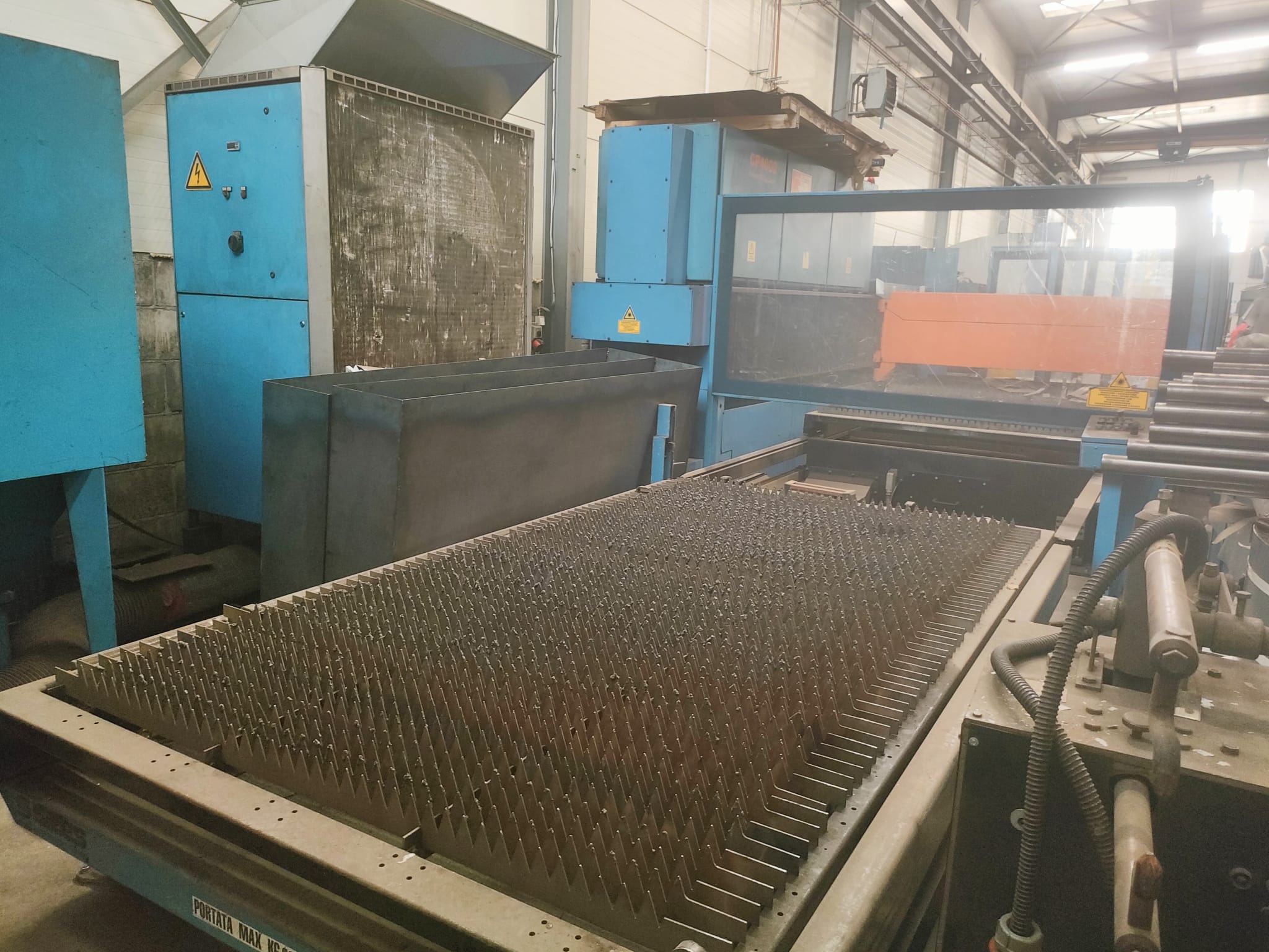 Machine de découpe laser Platino 1530
