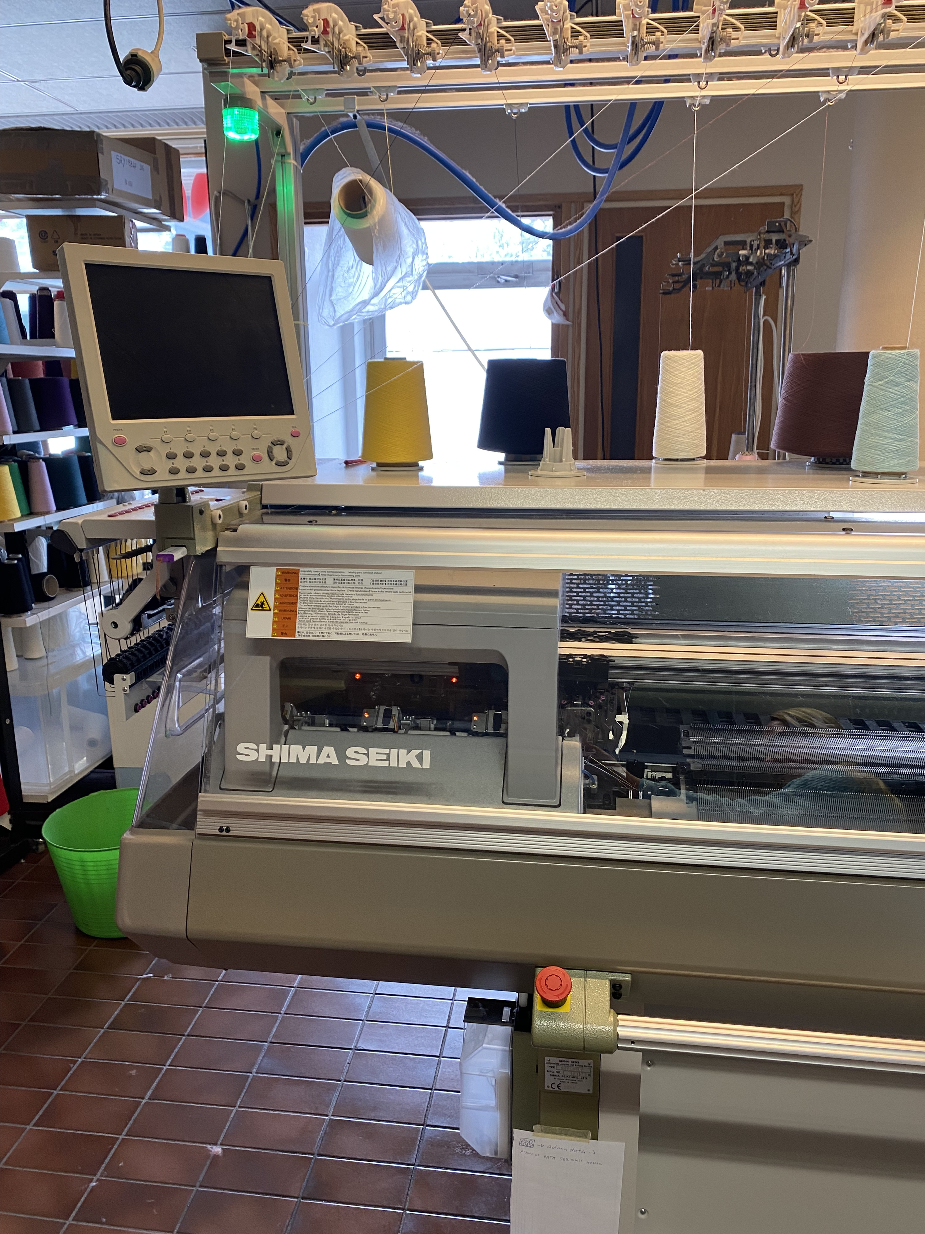 Métier à tricoter rectiligne Shima Seiki SRV 183 LP