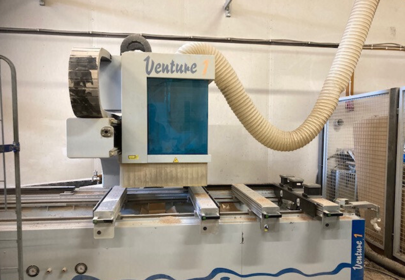 Centre d'usinage CNC pour le bois Homag Optimat BHC Venture 1