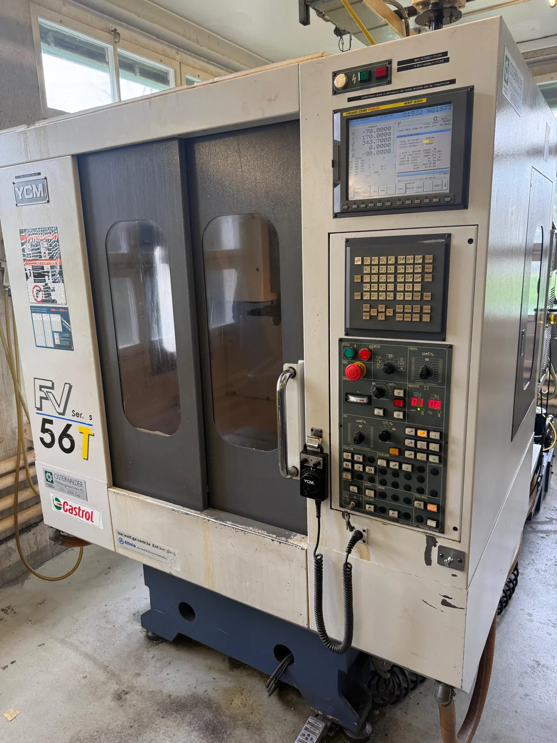 Centre d'usinage 5 axes YCM YEONG ChIN YCM - FV 56T