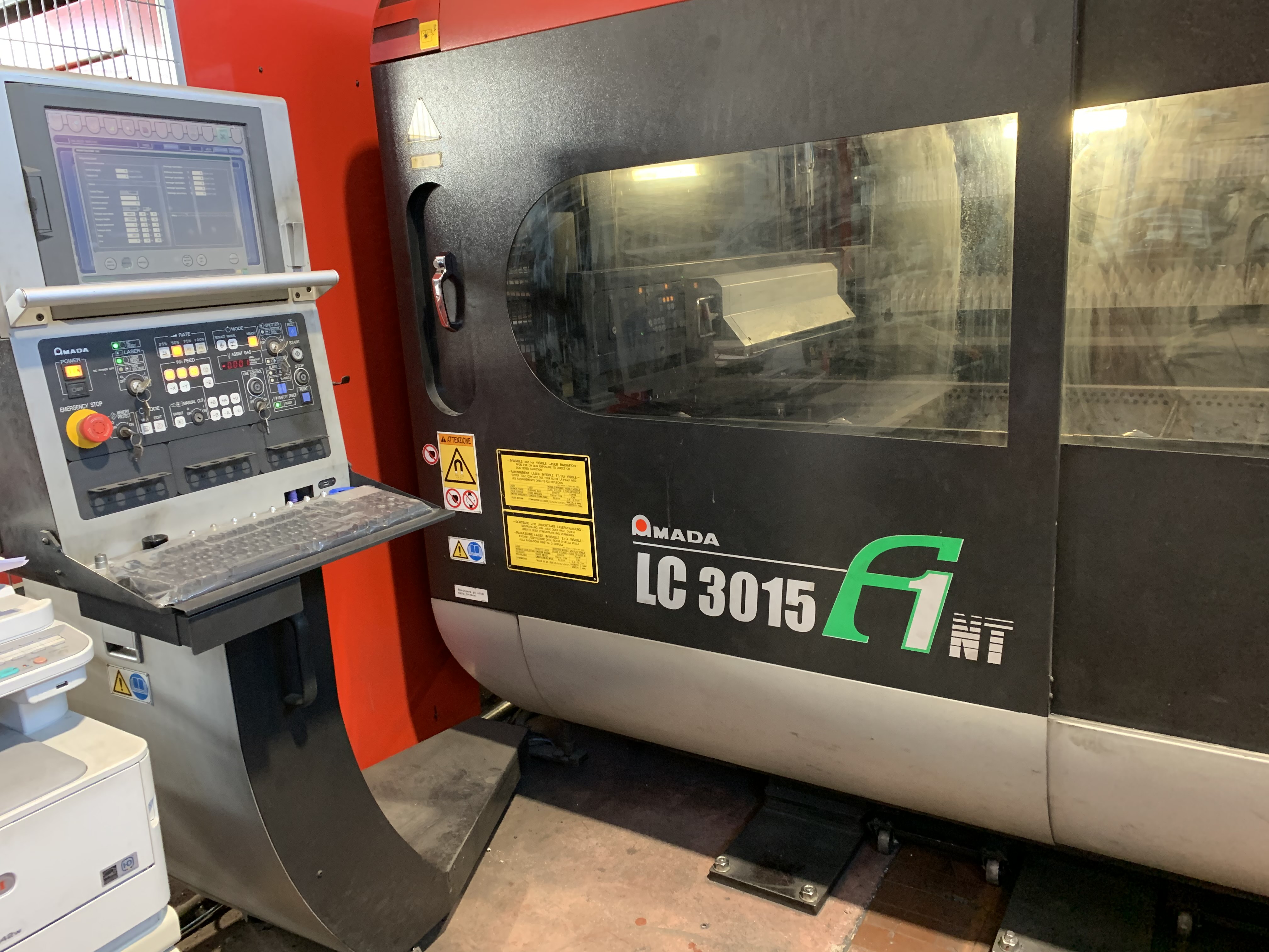 Machine de découpe laser Amada LC 3015