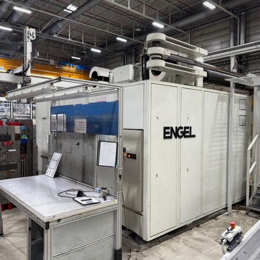 Presse à injecter Engel DUO 11050/2300