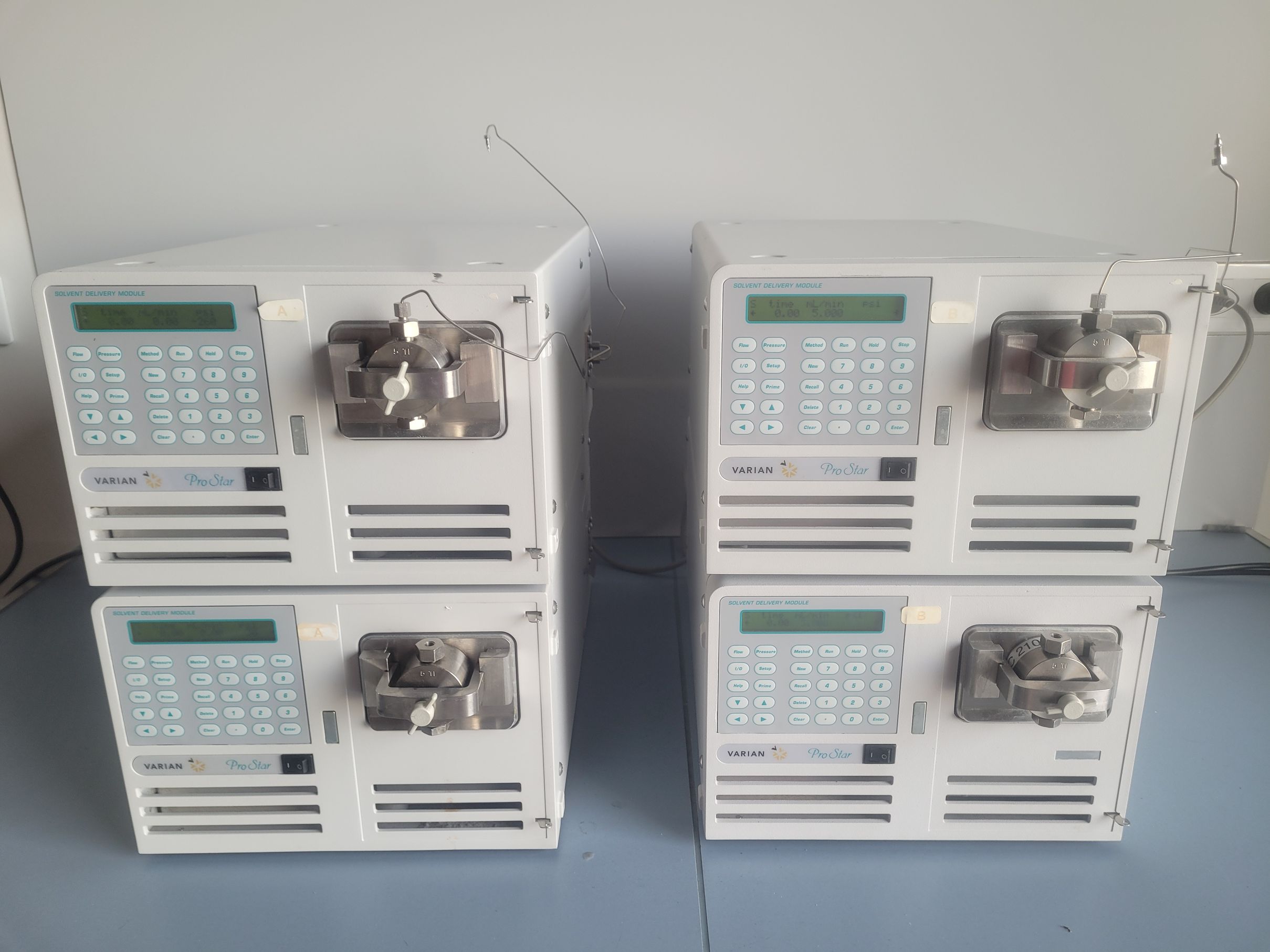 4 modules de distribution de solvants VARIAN PROSTAR 210 / 218