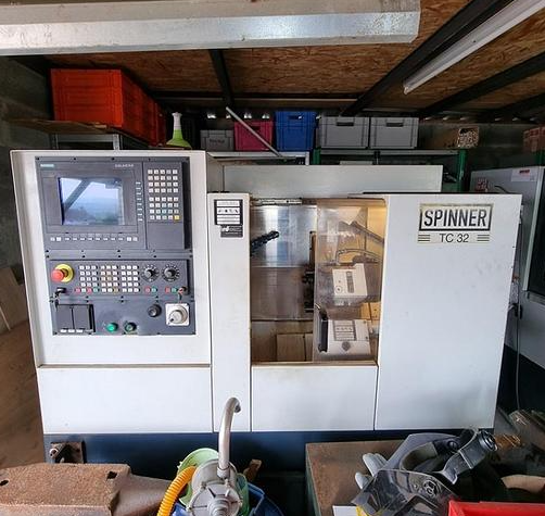 Tour motorisé cnc SPINNER TC 32 d'occasion