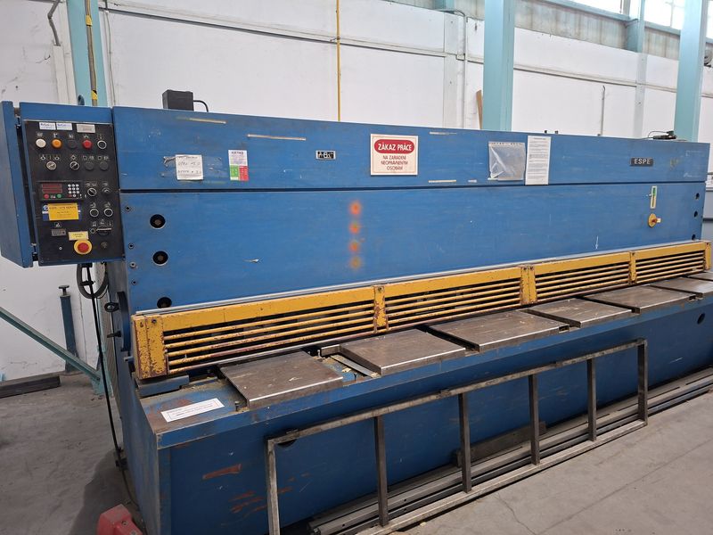 Cisaille guillotine hydraulique Strojárne Piesok CNTA 4050/6.3