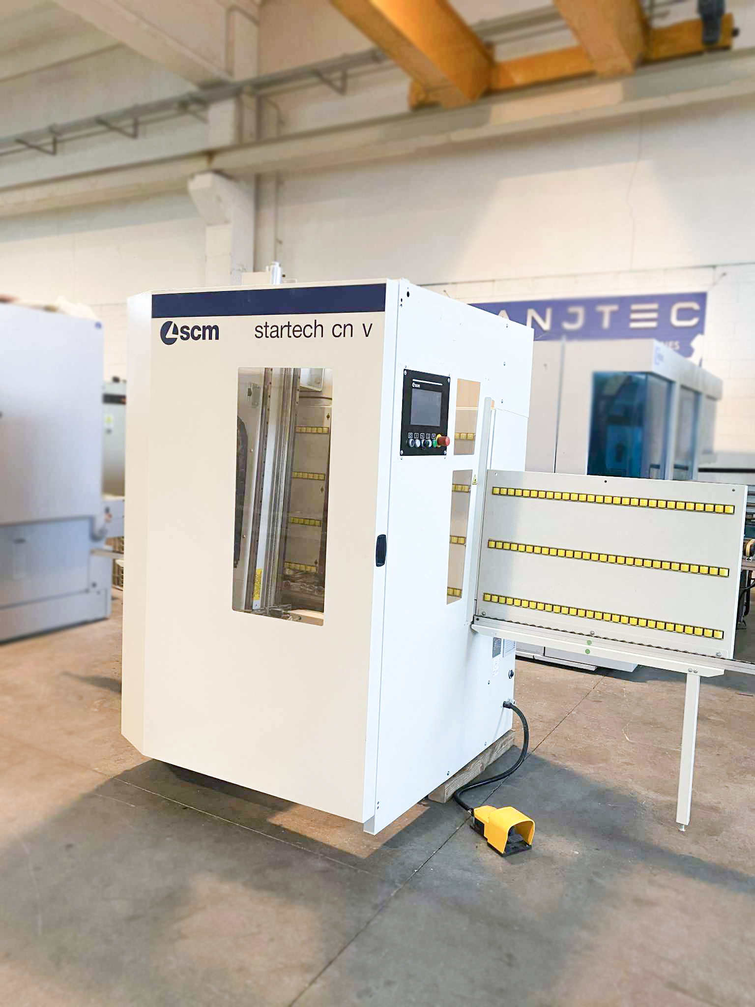 Centre d’usinage CNC bois SCM Startech CN V