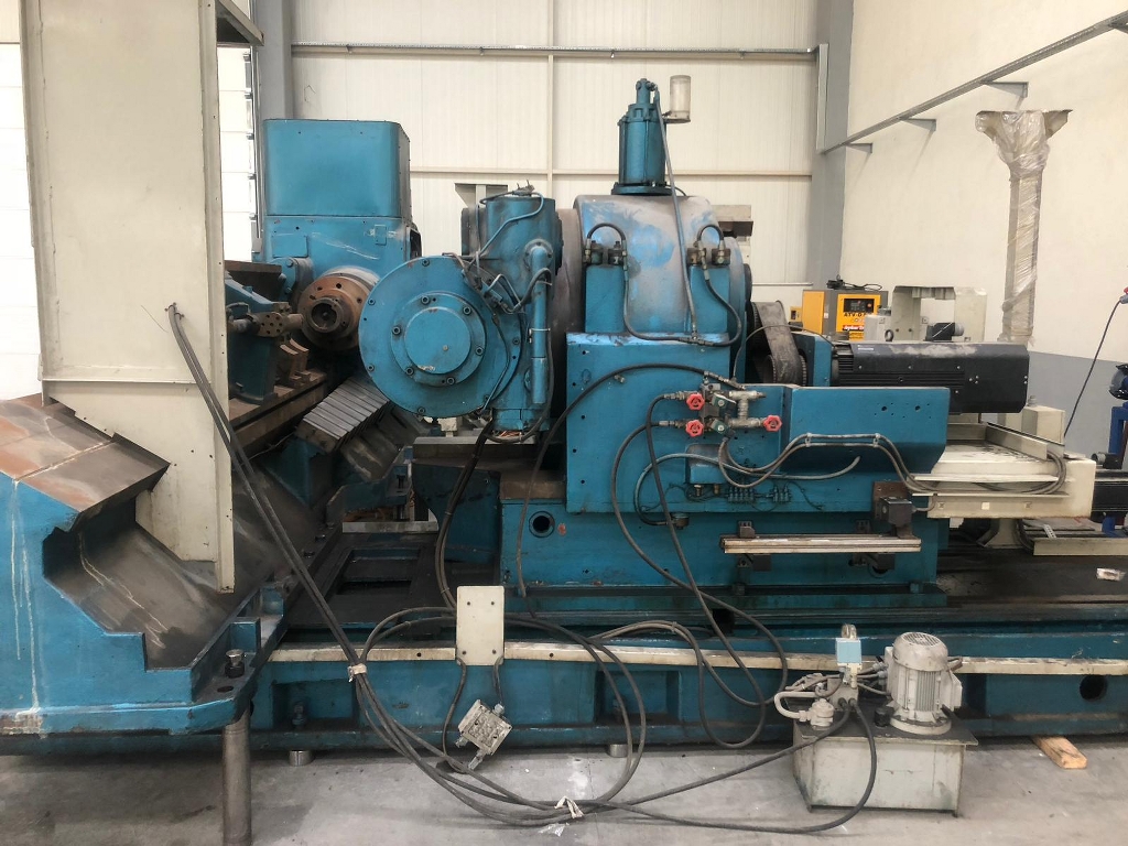 Machine à découper les profilés à rotor Holroyd