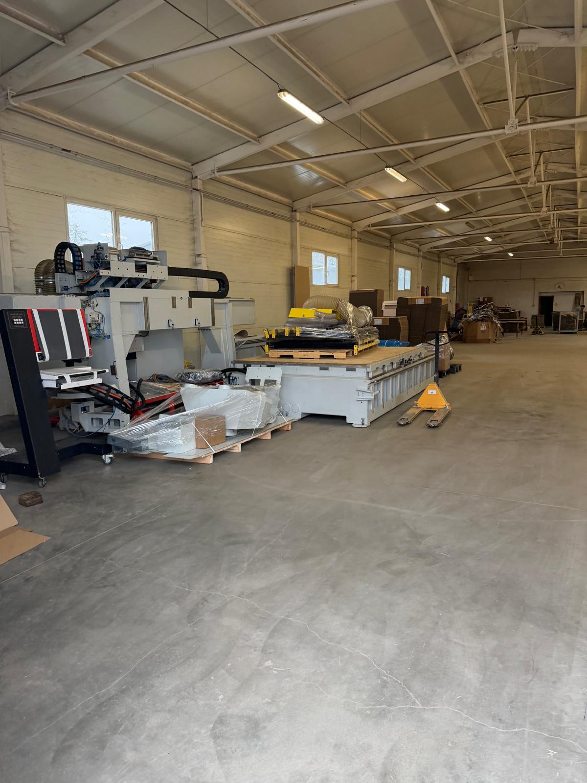 Centre d’usinage CNC 5 axes pour le bois HOUFEK Scorpion H21