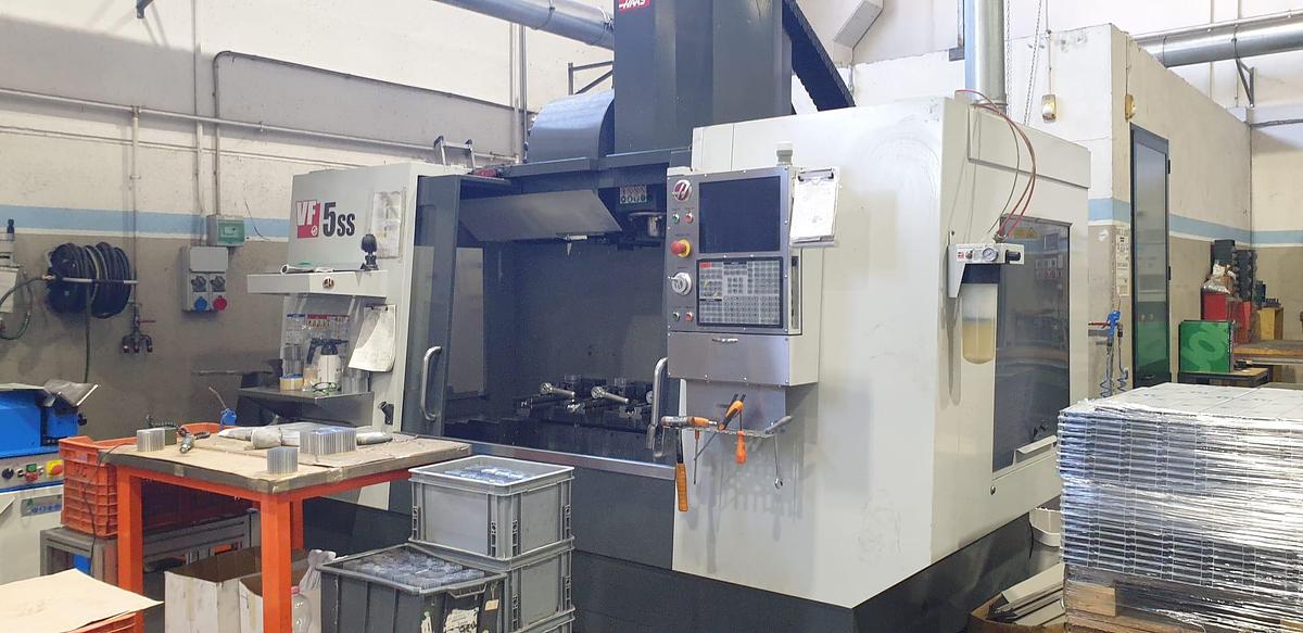 Centre d'usinage vertical HAAS VF 5SS d'occasion