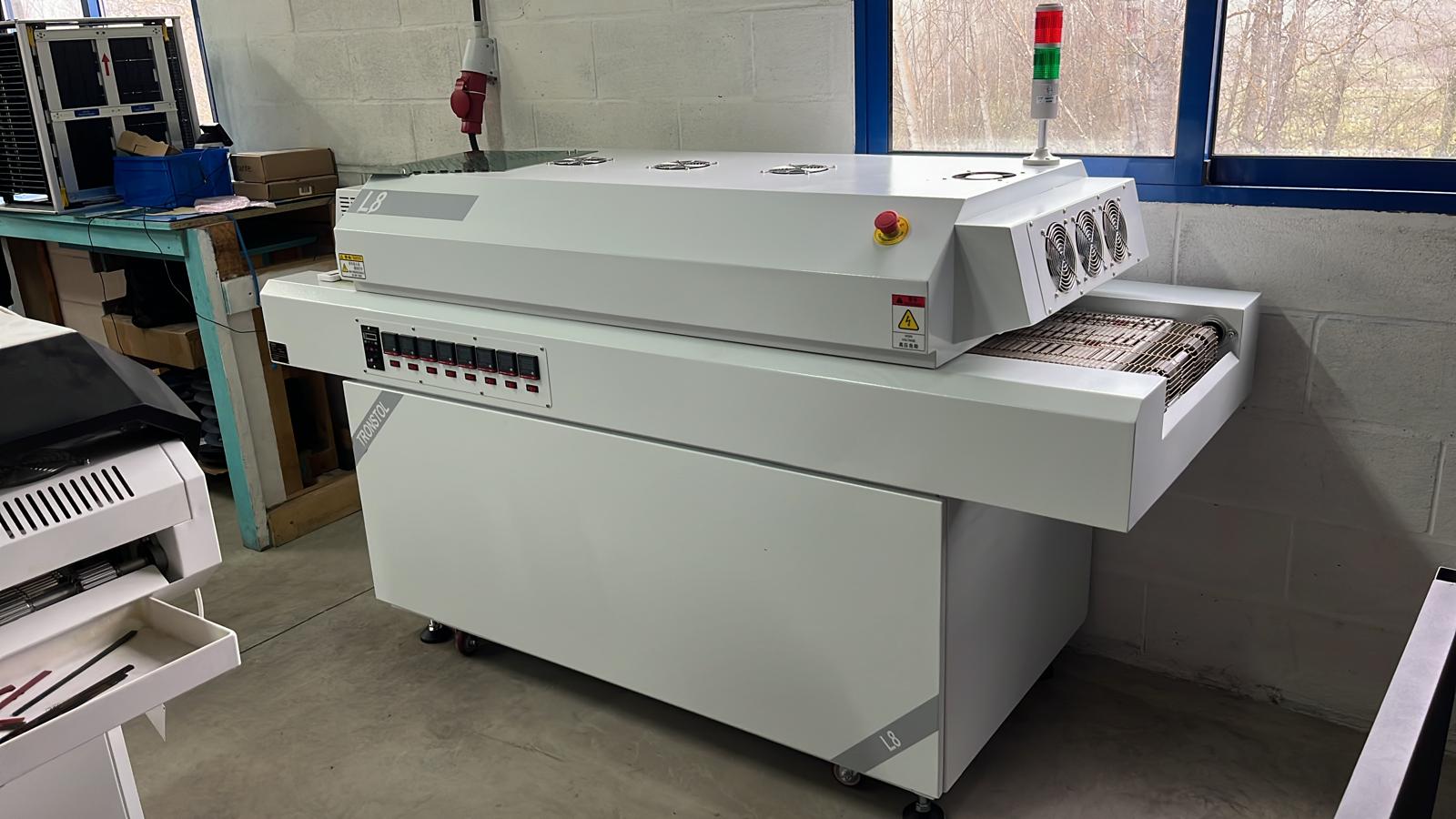 Four à refusion de circuits imprimés Tronstol L8