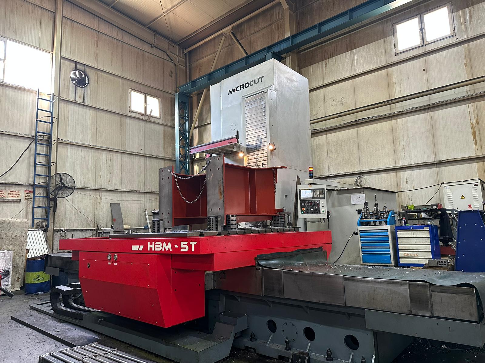 Aléseuse à montant mobile CNC Microcut HBM-5T