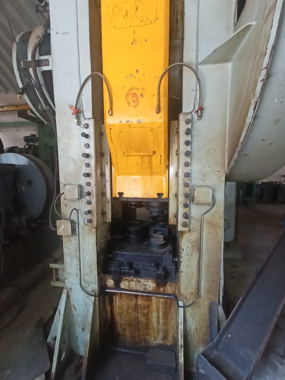 Presse Mossini Capacity : 300 tons