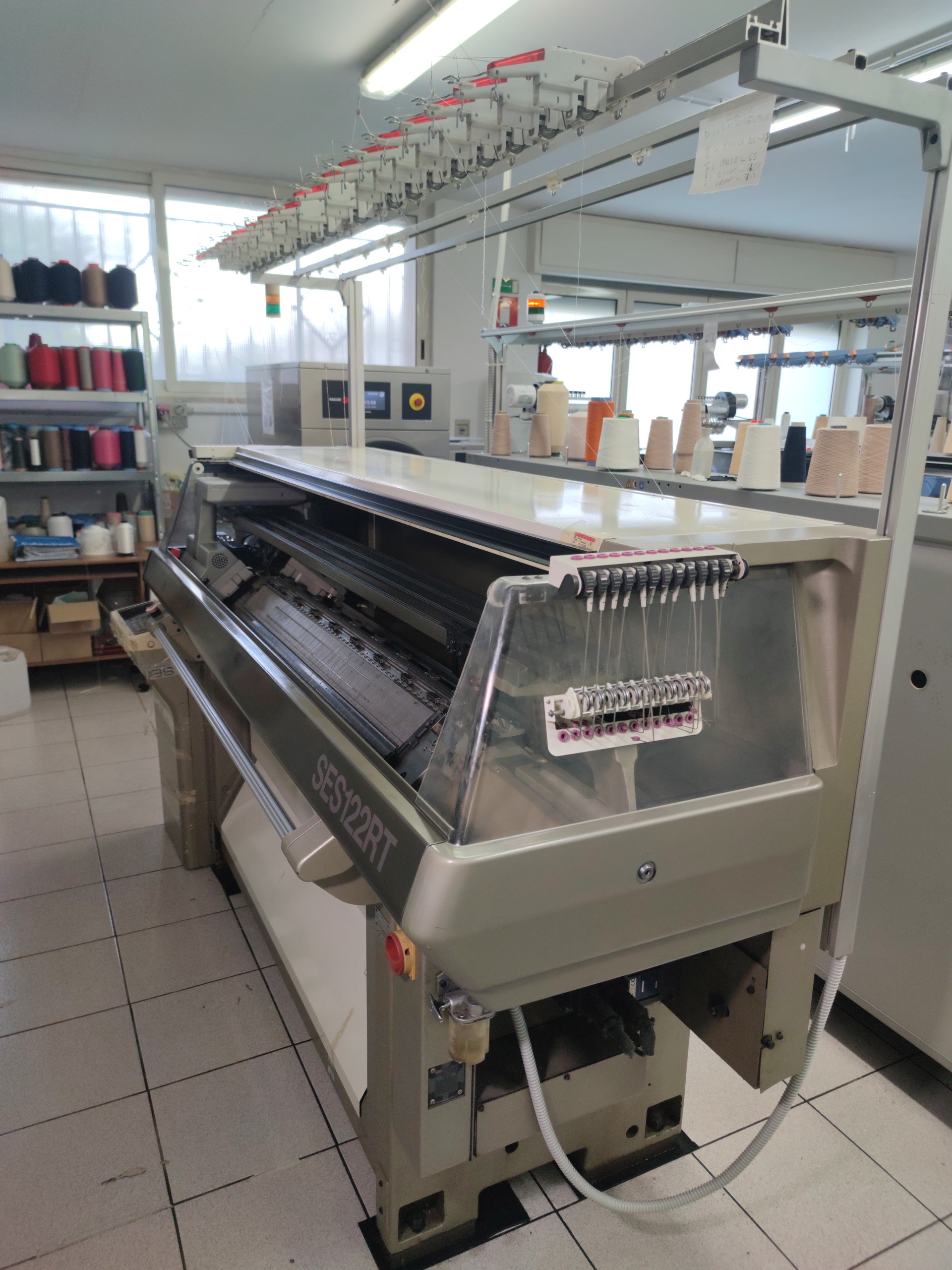 Métier à tricoter rectiligne Shima Seiki SES122RT