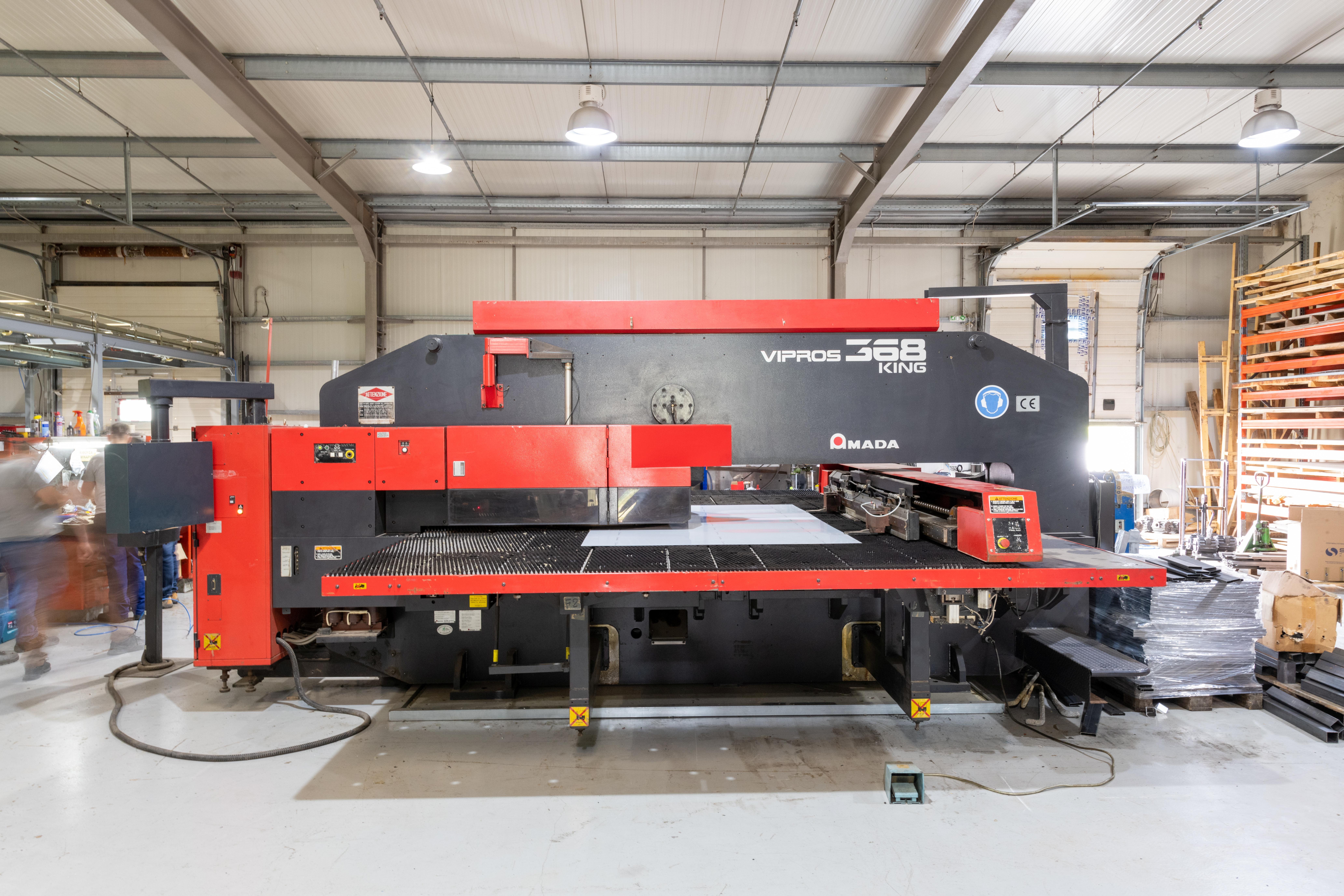 Poinçonneuse à cnc AMADA VIPROS KING 368 Faible nombre d'heures