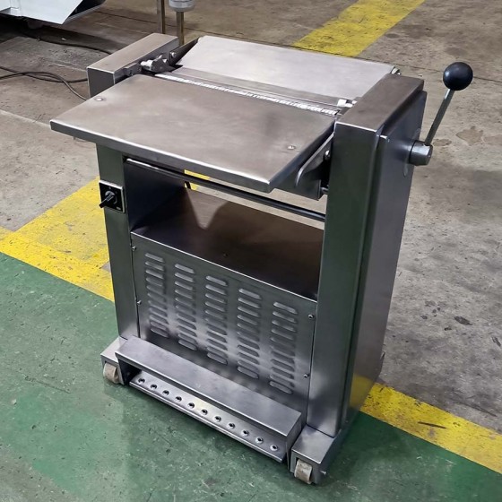 Machine à dépiauter MAJA FEM 436