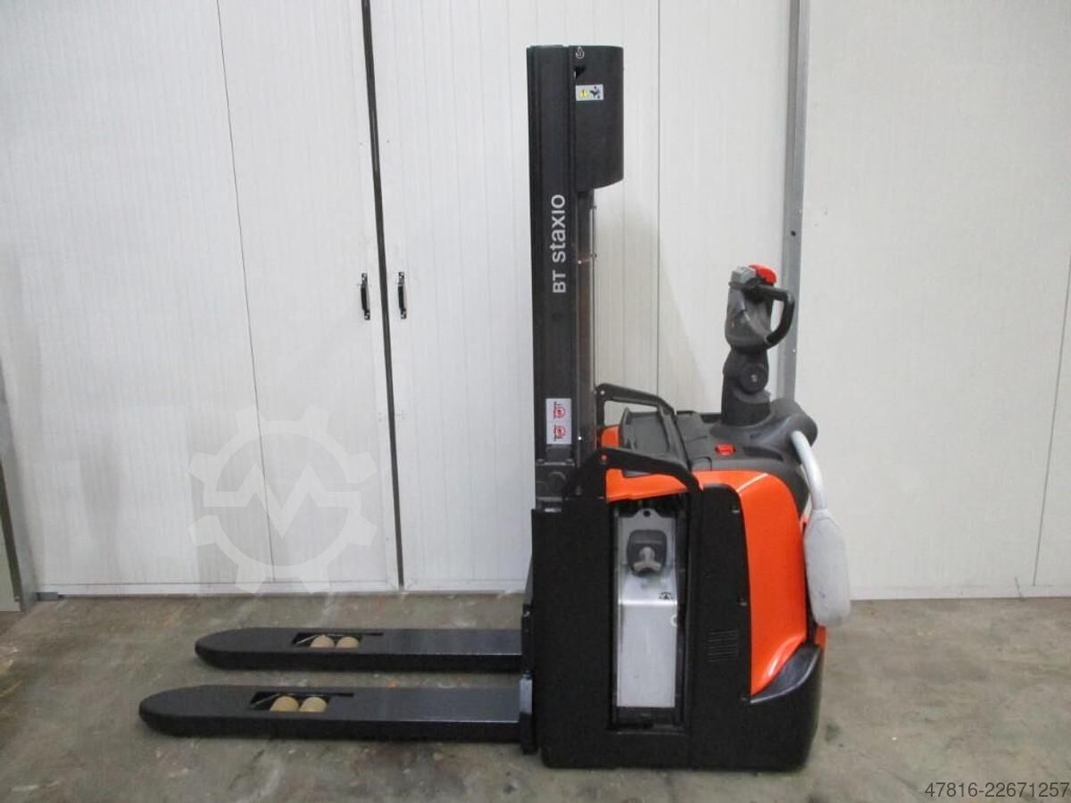 Pallet truck Toyota LPE220