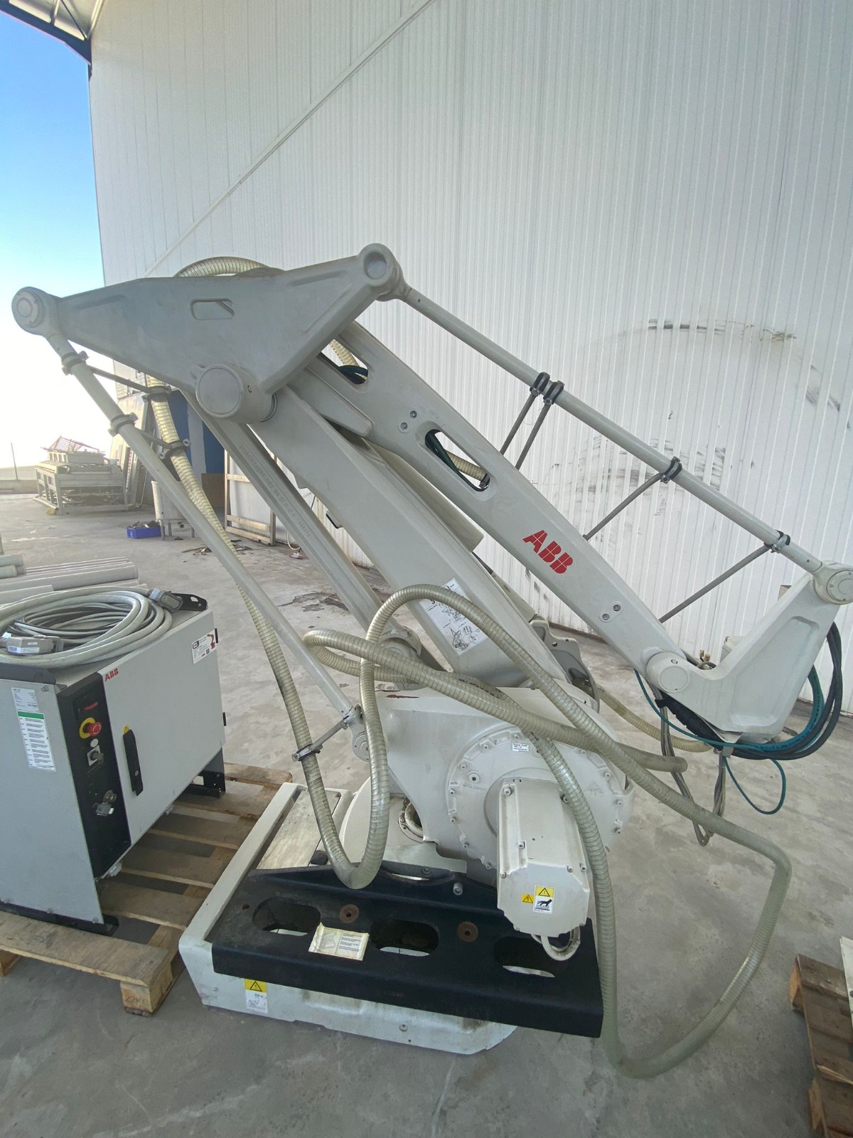 Robot industriel ABB IRB 660 M2004